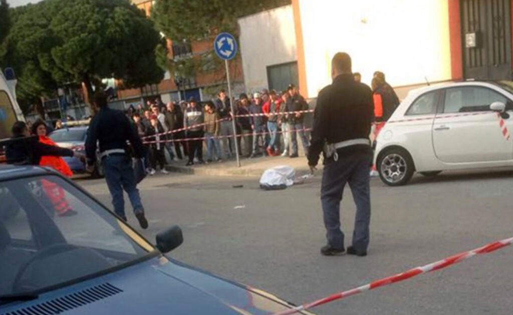 Ponticelli, sparatoria in strada: ferito alla gamba un 30enne