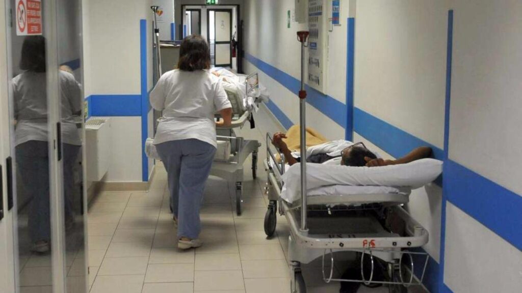Napoli, un medico è morto in ospedale dopo un ricovero urgente