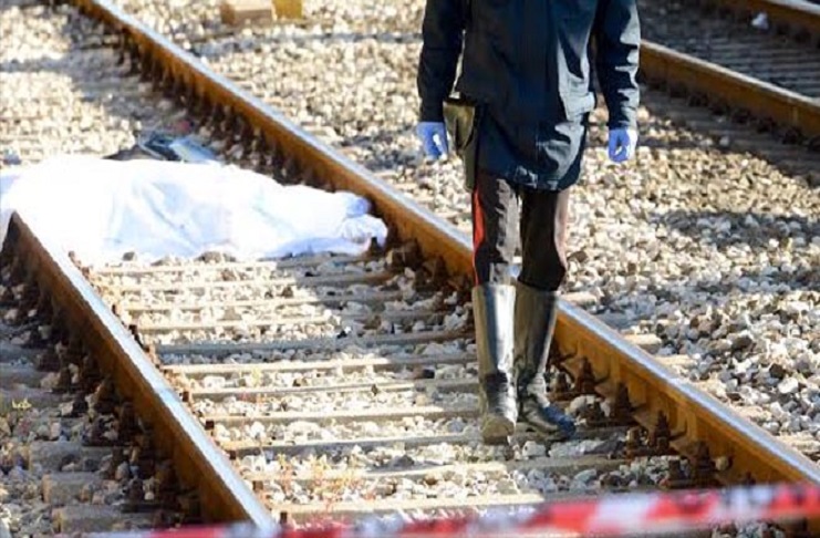 Torre del Greco, donna investita e uccisa da un treno