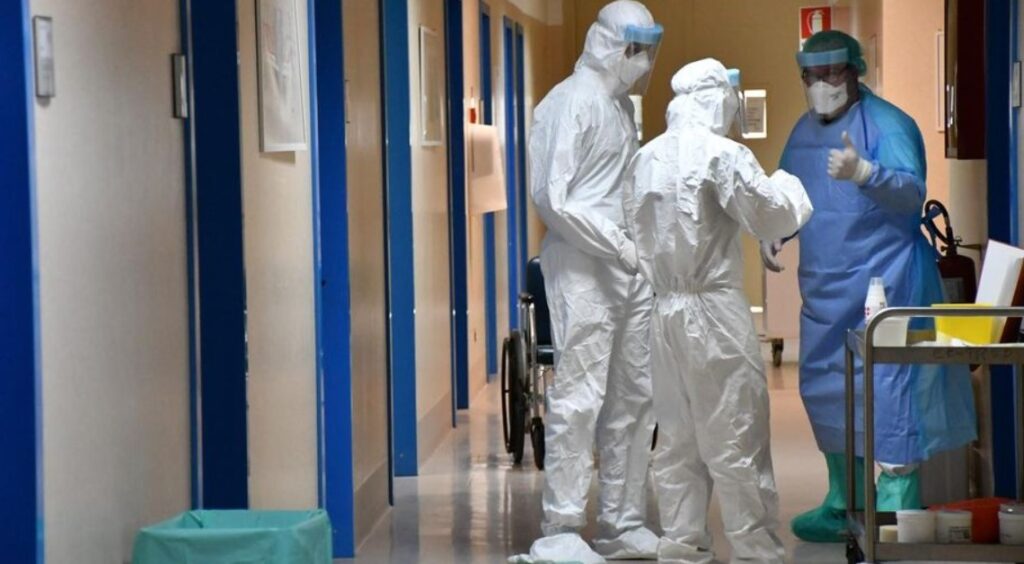 Coronavirus, sette contagi nella clinica Villa dei Fiori ad Acerra chiusi tre reparti