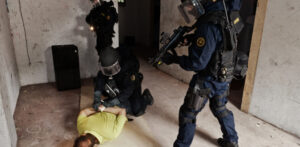 Blitz dei Carabinieri, arrestato Carlo "o Fantasma" Avallone