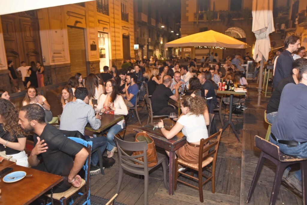 Napoli, l'appello dei locali della notte: "Così non possiamo riaprire, ma ci vogliono più aiuti"