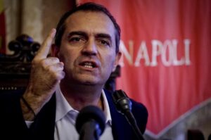 Comune di Napoli, multa e pubblicazione del nome di chi non rispetta la differenziata