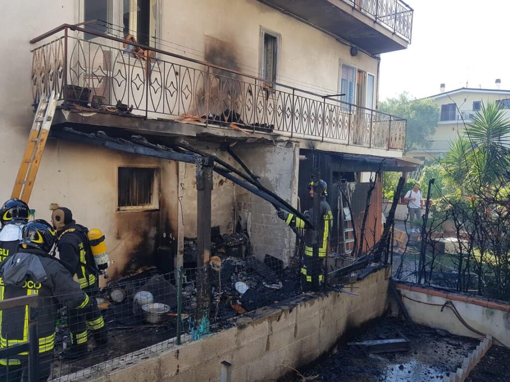 Esplosione Varcaturo