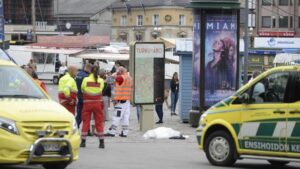 Attacco in Finlandia, 3 uomini accoltellano passanti: "Urlavano Allah akbar"