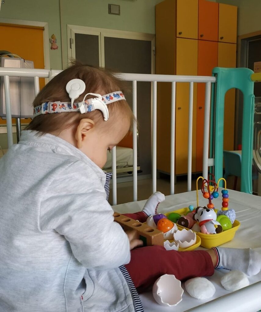 Il piccolo Gabry scopre il sapore della cioccolata e torna a sorridere dopo il trapianto