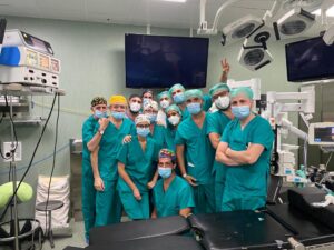 Pesa 190kg ed ha un cancro al rene, salvato al Pascale: "In Italia non l'ha voluto operare nessuno"