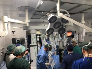 A Pozzuoli si opera col robot più avanzato al mondo dal valore di due milioni di euro