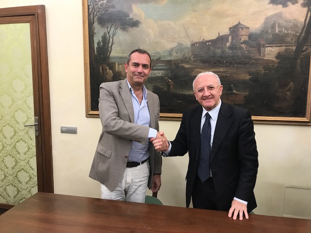 De Magistris e De Luca prove di dialogo: accordo sui rifiuti e probabilmente sui trasporti