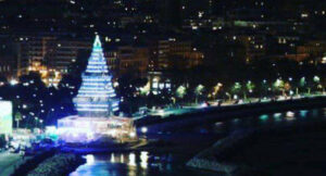 Nalbero dei record, è l'albero più alto del mondo: De Magistris, "Si parla di Napoli ovunque"