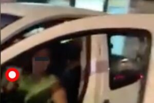 Napoli, 'faida' tra tassisti: donna abusiva aggredisce regolari a martellate