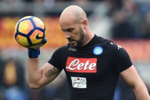 Napoli - Reina, accordo ancora lontano: il Napoli punta Karnezis