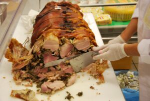 Sagra della porchetta a Napoli: l'incasso sarà devoluto ai poveri