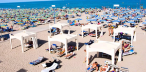 Quanto costa andare a mare in Italia, Venezia la più cara con 453 euro al giorno