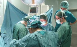 Sorrento, muore dopo l'operazione: indagine su 6 medici dell'ospedale