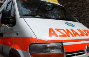 Salerno, precipita dal balcone: grave un 31enne