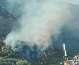 Napoli, terribile incendio sulla collina dei Camaldoli