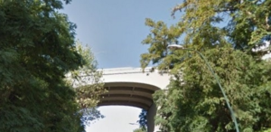 Napoli, poliziotti salvano uomo mentre tentava il suicidio