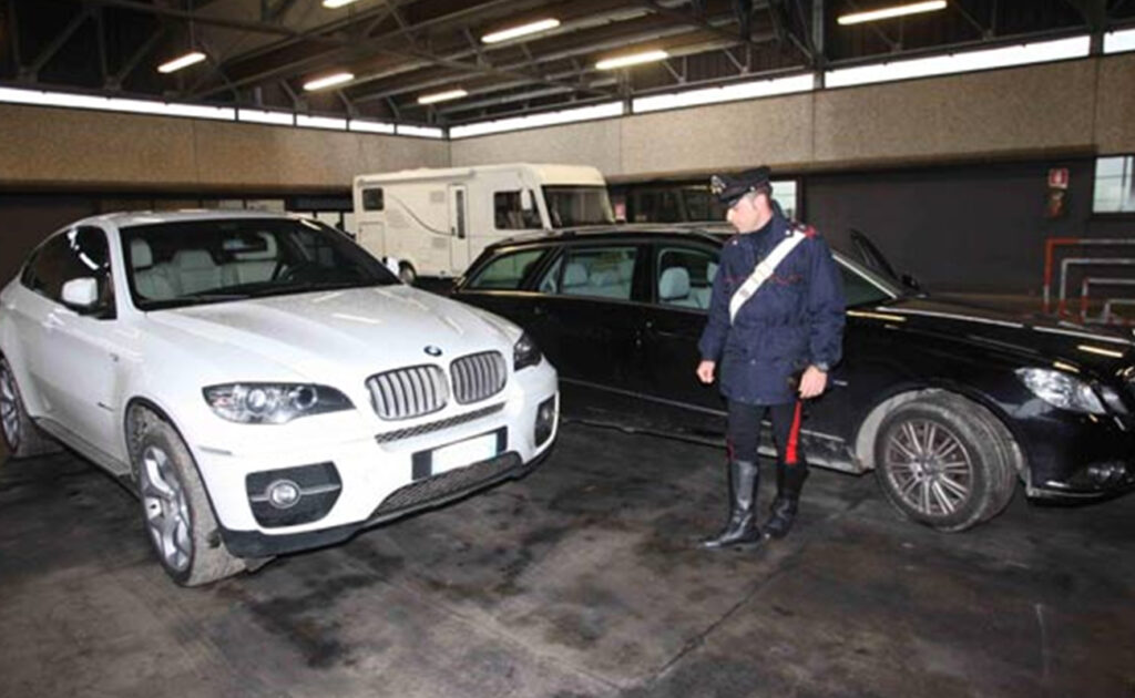 Furti d'auto sull'asse mediano: ecco la tecnica utilizzata dai ladri