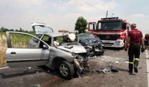 Tragico incidente sull'A3: scontro tra un camion ed un'automobile