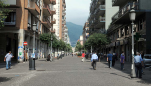 Salerno: due famiglie litigano per un cellulare e arrivano alle mani