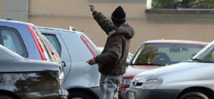 Napoli, arrestato parcheggiatore abusivo: aveva minacciato due ragazze