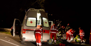 Mondragone: incidente stradale, muore una donna