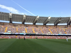 Il Napoli batte il Cagliari e al San Paolo si festeggia il secondo posto (in attesa della Roma)