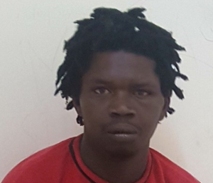 Follia al Centro Storico di Napoli, straniero aggredisce passanti senza motivo