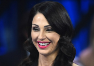 Anna Tatangelo a I Migliori Anni, finisce la sua esperienza al fianco di Carlo Conti Anna Tatangelo a I Migliori Anni, finisce la sua esperienza al fianco di Carlo Conti