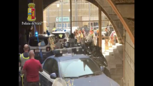 Blitz della polizia, colpo al clan Nappello: arrestati 5 pregiudicati