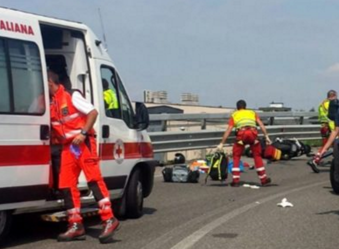 Terribile incidente stradale sulla Telesina, tre auto coinvolte: c'è una vittima