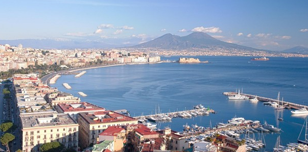 Dopo la pioggia, forti venti su Napoli: temperature in calo