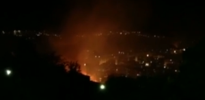 Grosso incendio a Fuorigrotta, fiamme in via Caravaggio