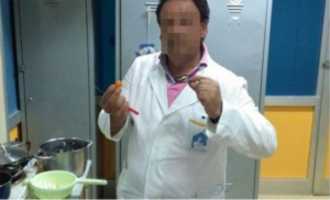 Cardarelli, infermiere posta su Facebook foto mentre cucina ed è polemica