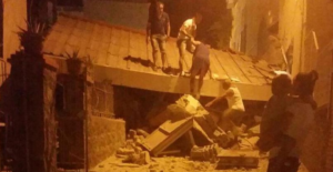 Terremoto ad Ischia, estratte delle persone vive da sotto le macerie: continuano le operazioni di soccorso