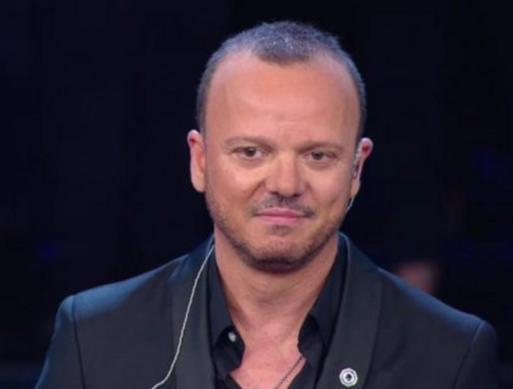 Gigi D'Alessio e le parole d'amore per l'isola di Ischia, la solidarietà del cantante