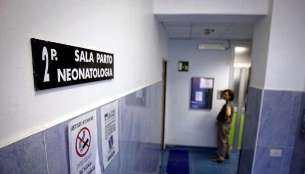 Dramma a Castellammare di Stabia, neonato muore durante il parto