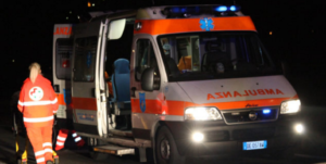 Napoli, bimbo di 11 anni si getta dalla finestra: s'indaga per istigazione al suicidio