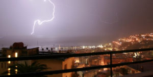 Meteo Napoli, tornano i temporali: scatta l'allerta della Protezione Civile