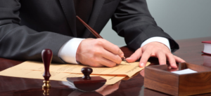 Dramma a Caserta, signore va all'appuntamento dal notaio e muore