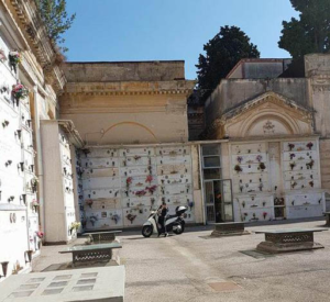 Denunciato il degrado che caratterizza uno dei luoghi sacro della città di Napoli