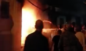 Napoli, incendio nella pizzeria "Da Pasqualino": paura per i clienti all'interno