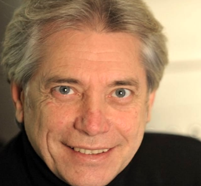 Nino D'Angelo pronto a lasciare la direzione del Teatro Trianon