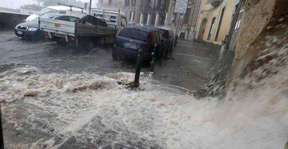 Meteo, comunicato della Protezione civile in Campania: è allerta per questa domenica
