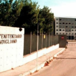 Ancora spari a Napoli, uomo colpito al volto vicino al carcere di Secondigliano