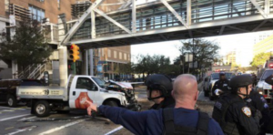 New York, veicolo sulla pista ciclabile: l'autista spara e ferisce i passanti