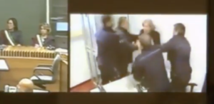 Michele Zagaria e lo "show" durante l'udienza: le immagini