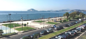 Dramma a Pozzuoli, passeggiava con la moglie: si accascia a terra e muore