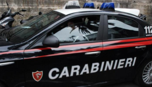 Prova a svegliare il figlio e si accorge che è morto, tragedia a i Quartieri Spagnoli